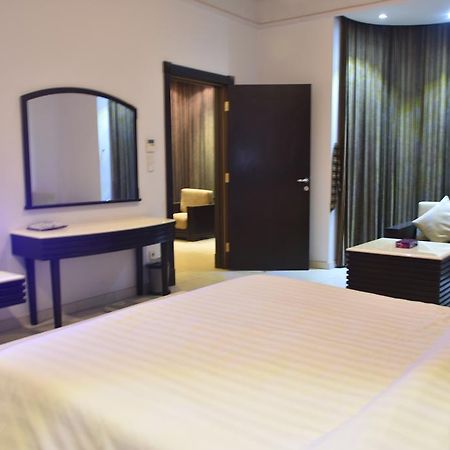 Al Tayyar Suites & Hotel Apartments - Riyadh Exteriör bild